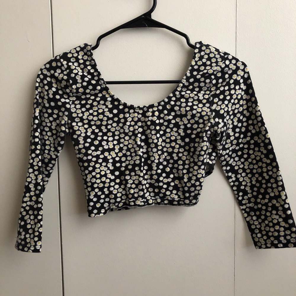 Charlotte Russe Daisy Crop Top